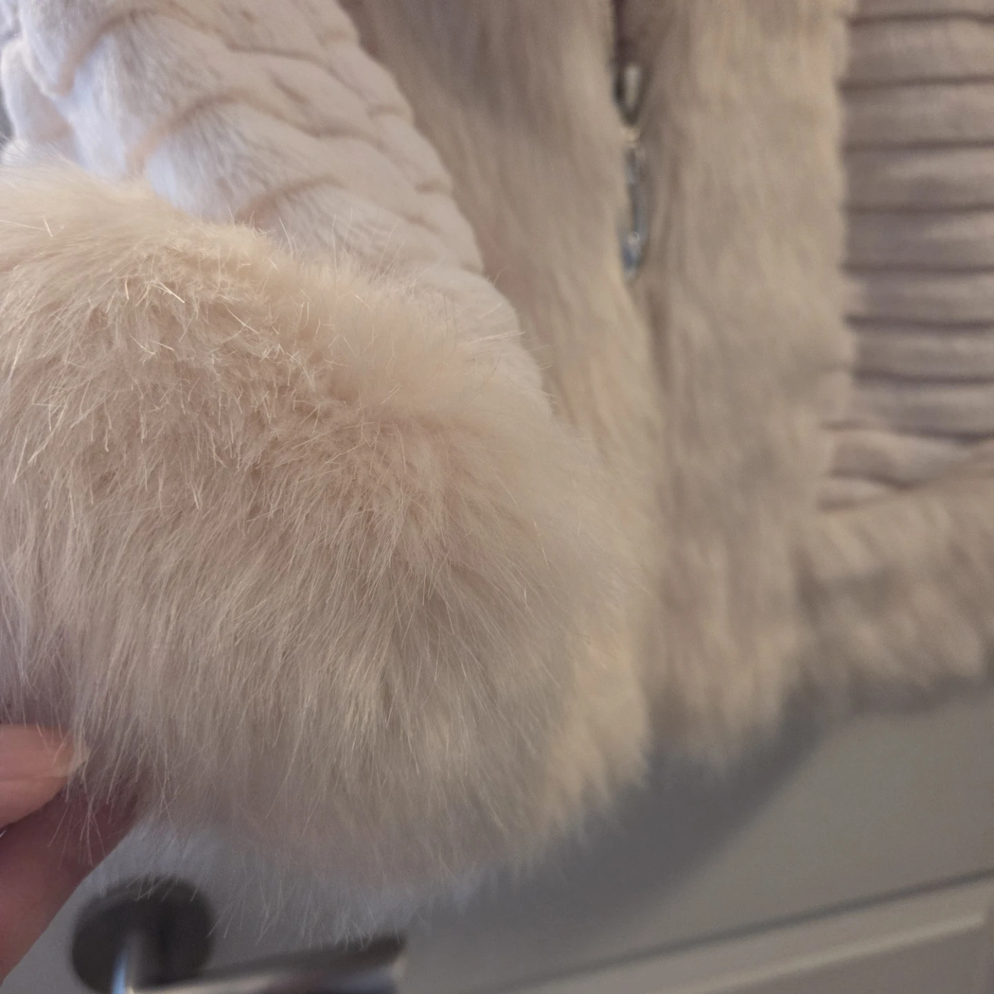 Faux Fur Vest - Size M New - photo 4