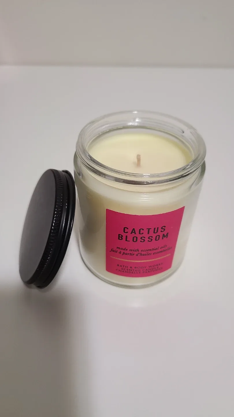 B&BW Cactus Blossom Scented Candle 198 g/7 oz. #Cleanout ♻️ image indicator(2)