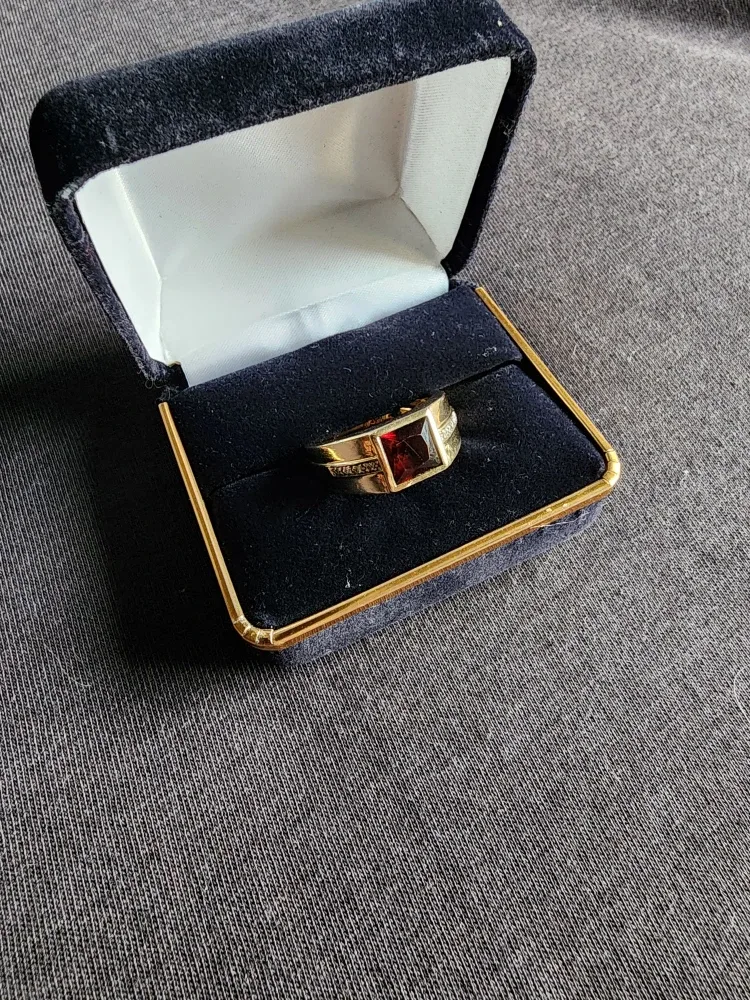 10k Garnet Solitaire Ring