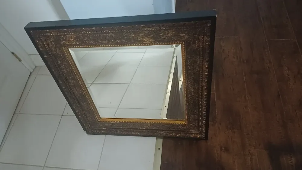 Square Framed Wall Mirror image indicator(2)
