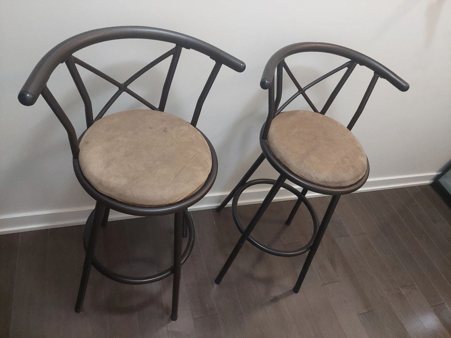 Set of 2 Swivel Bar Stools