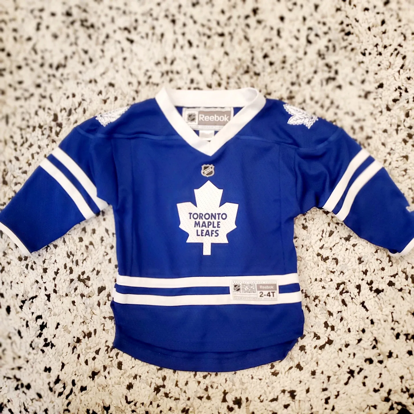 NHL Toronto Maple Leafs Jersey - Size 2-4T  #Cleanout image indicator(7)