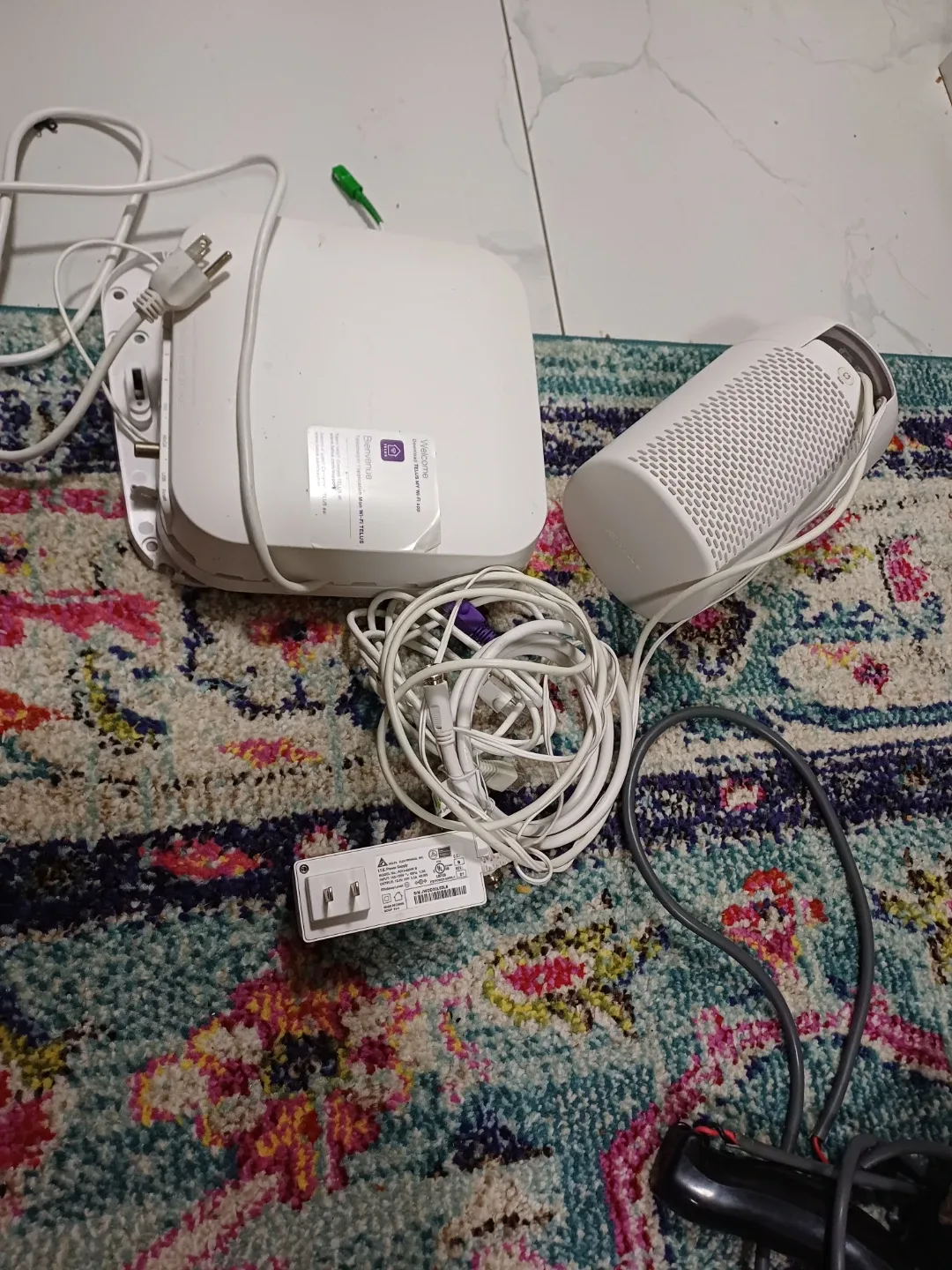 TELUS Elementus WiFi Hub & Bose Speaker