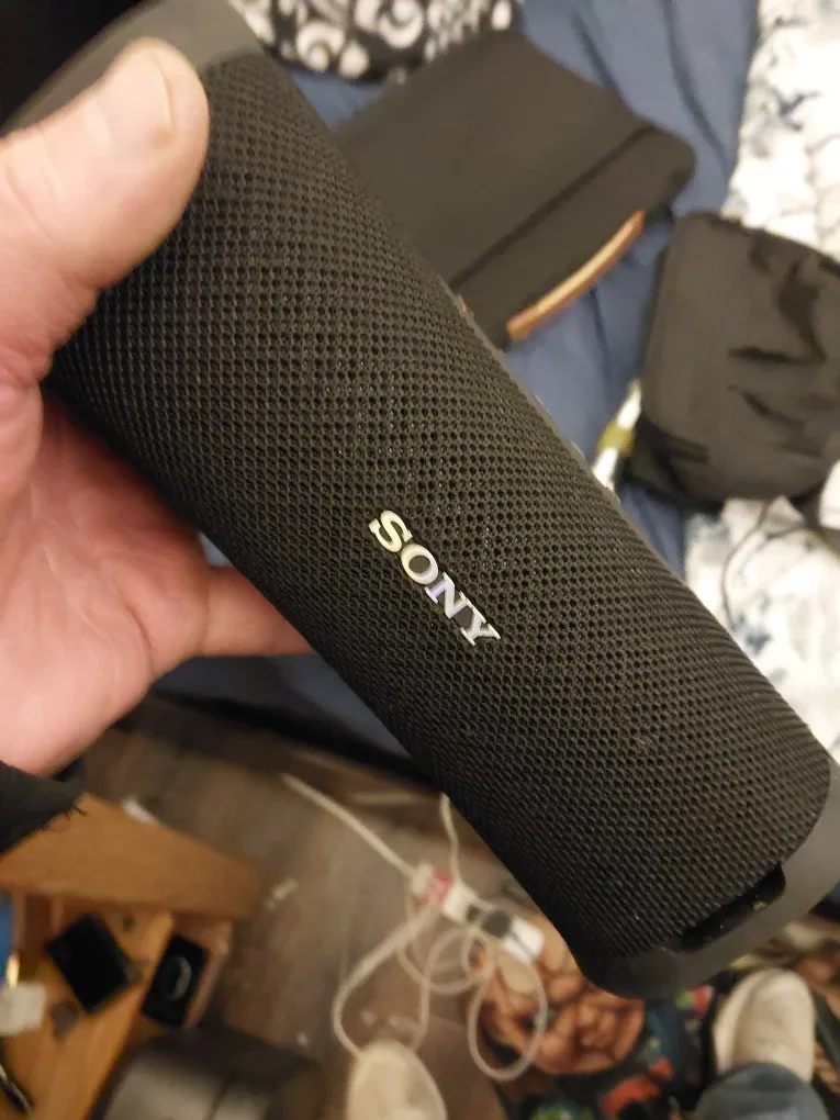 Sony Bluetooth Speaker - Portable and Powerful image indicator(4)