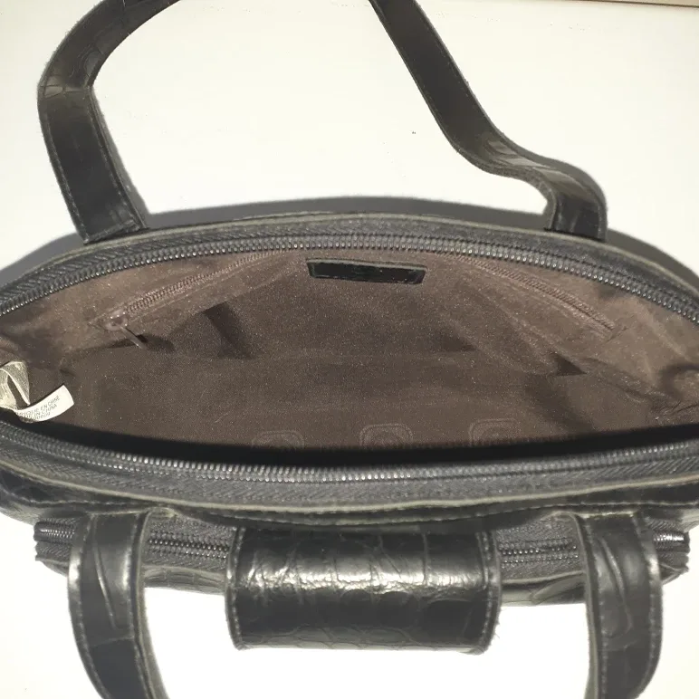 Sonnell Black Leather Handbag image indicator(4)