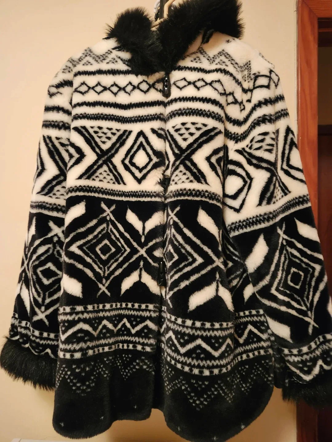 Capital LINDOR Petite XL/TG Faux Fur Coat image indicator(2)