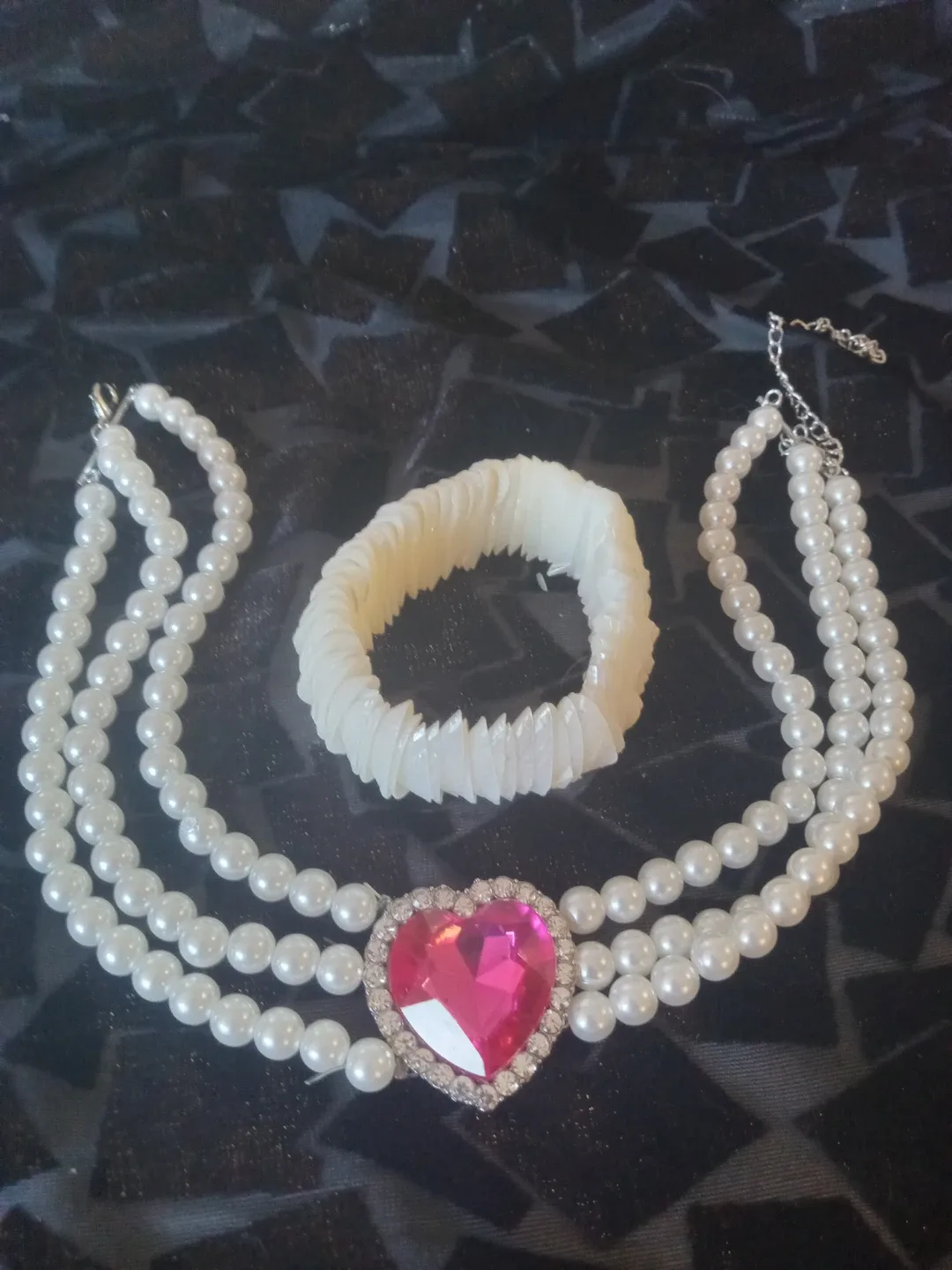 Pearl Necklace & Bracelet Set image indicator(5)