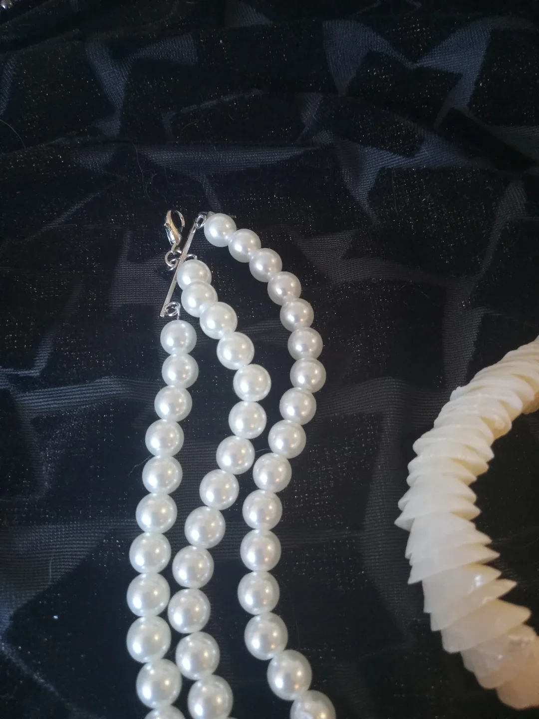 Pearl Necklace & Bracelet Set image indicator(7)