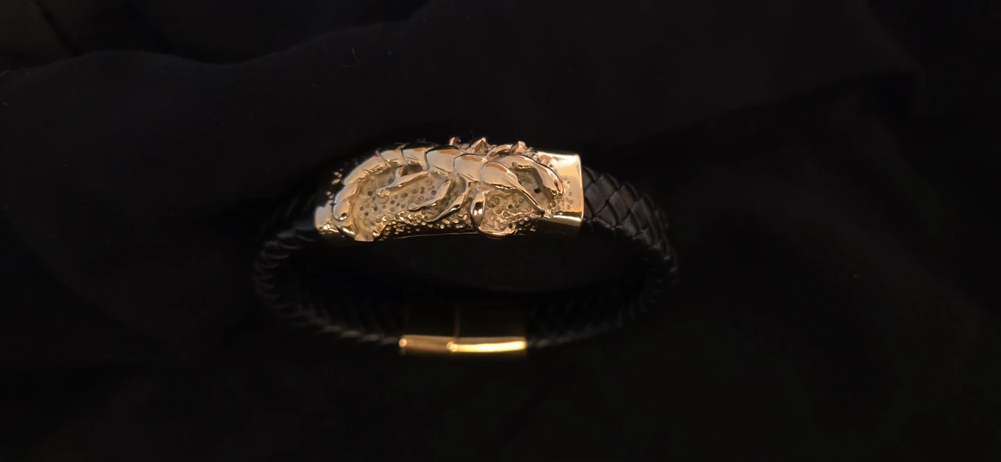 Gold scorpion <Black Leather Bracelet> - photo 2