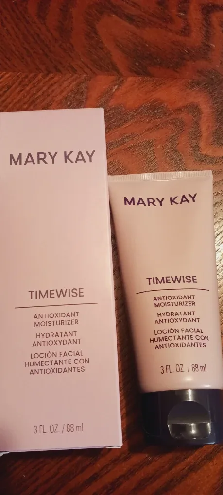 New!!  Mary Kay TimeWise Antioxidant Moisturizer image indicator(2)