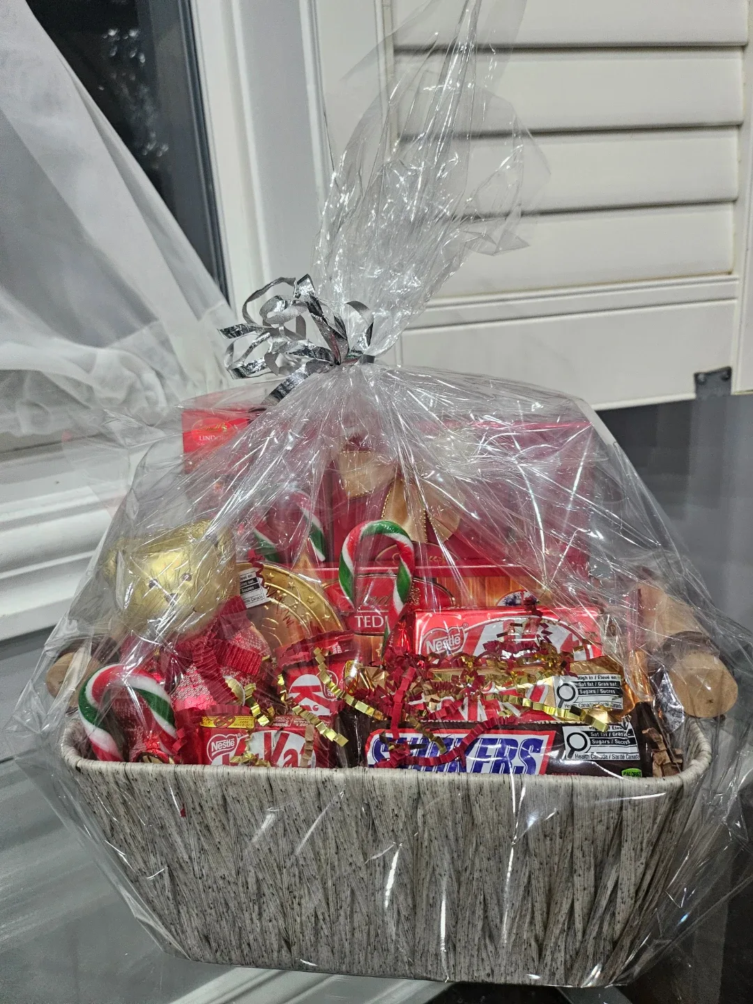 Candy and Chocolate Basket image indicator(4)