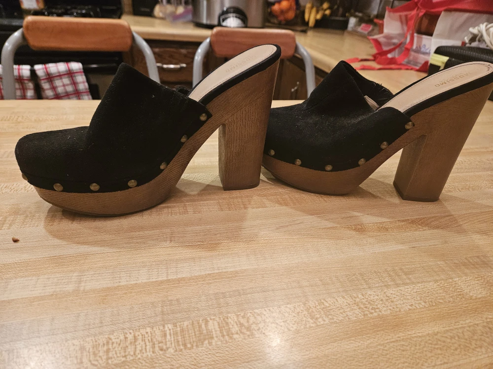 Mossimo Supply Co. Black Wooden Heel Clogs - Size 8.5 - photo 4