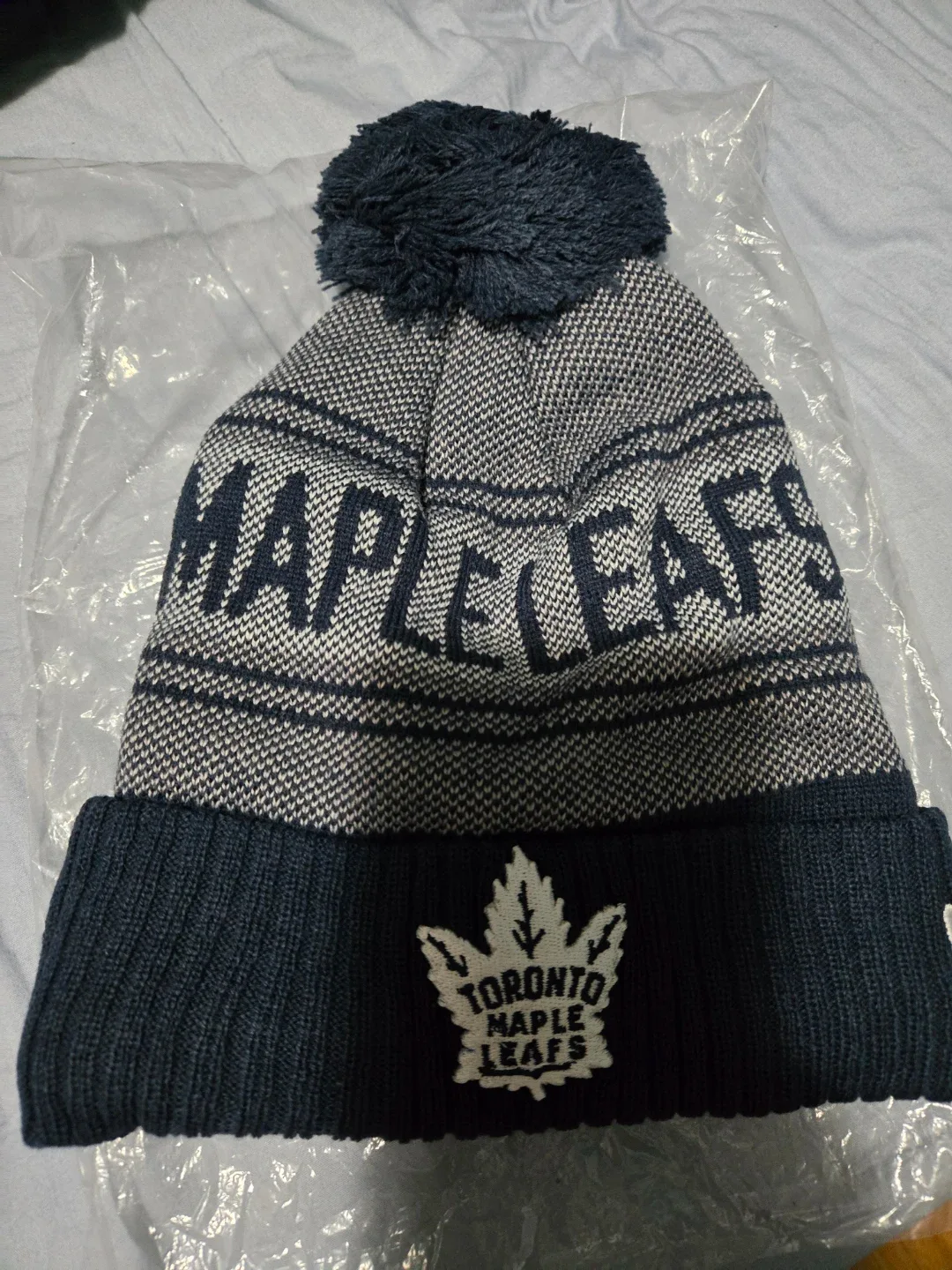 Toronto Maple leafs new era beanie