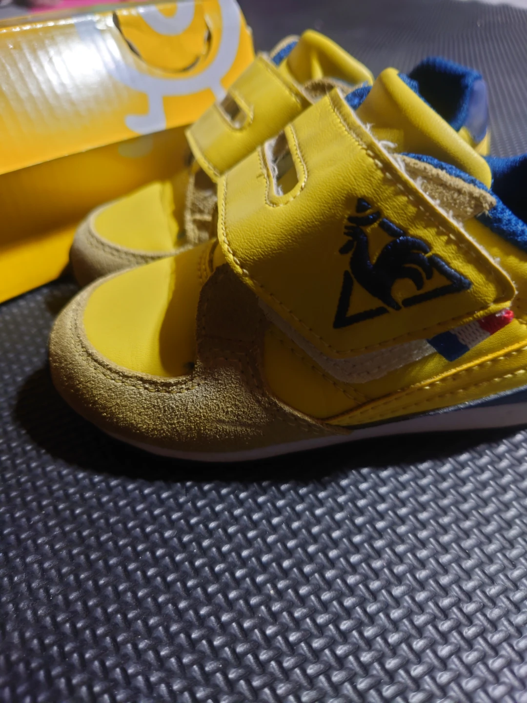 Le Coq Sportif Yellow Toddler Shoes Size 7.5 - photo 2