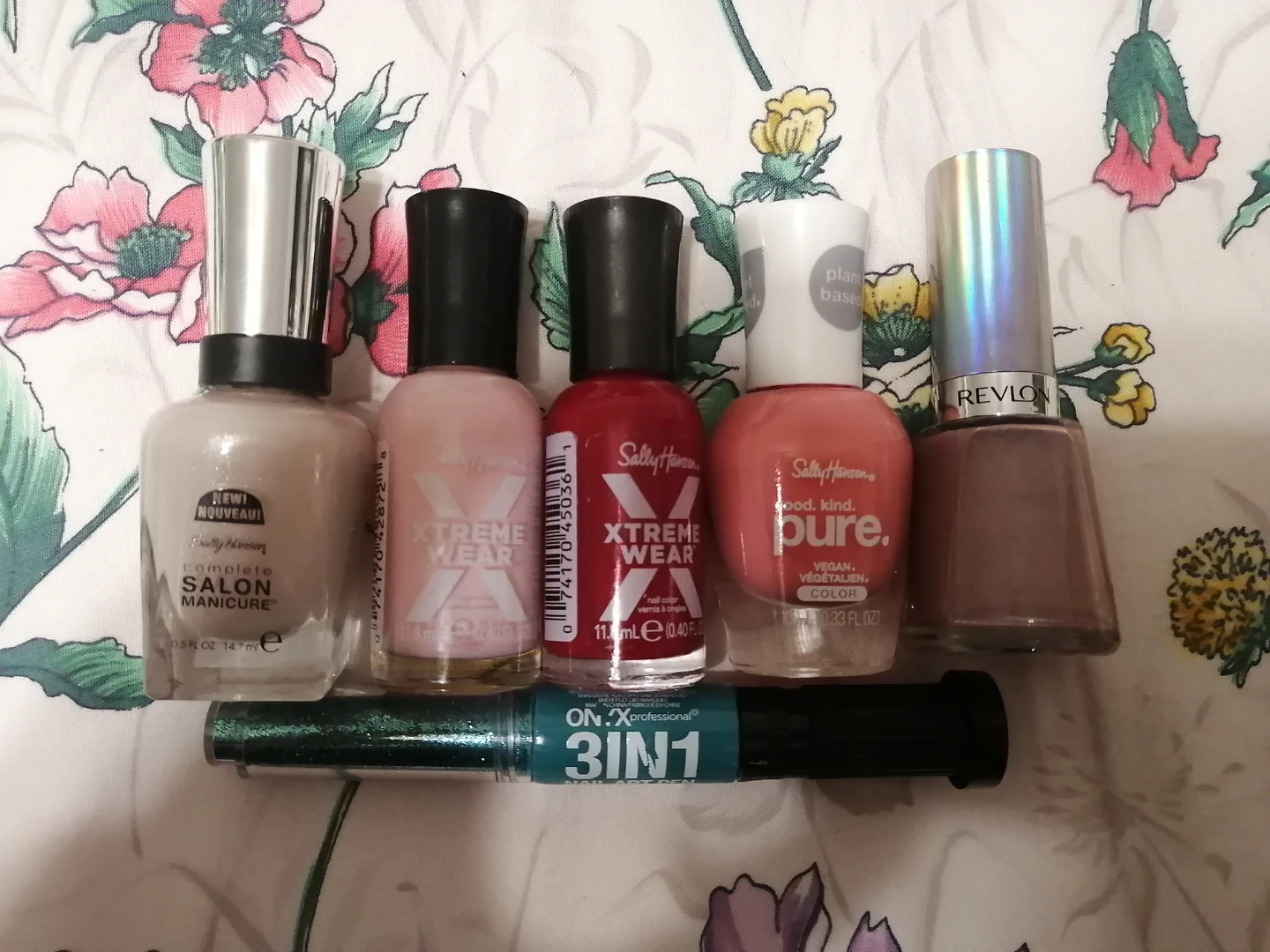 Make up and beauty products - photo 3