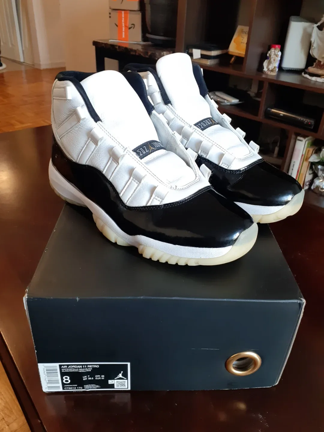 Air Jordan 11 Retro - Size 8