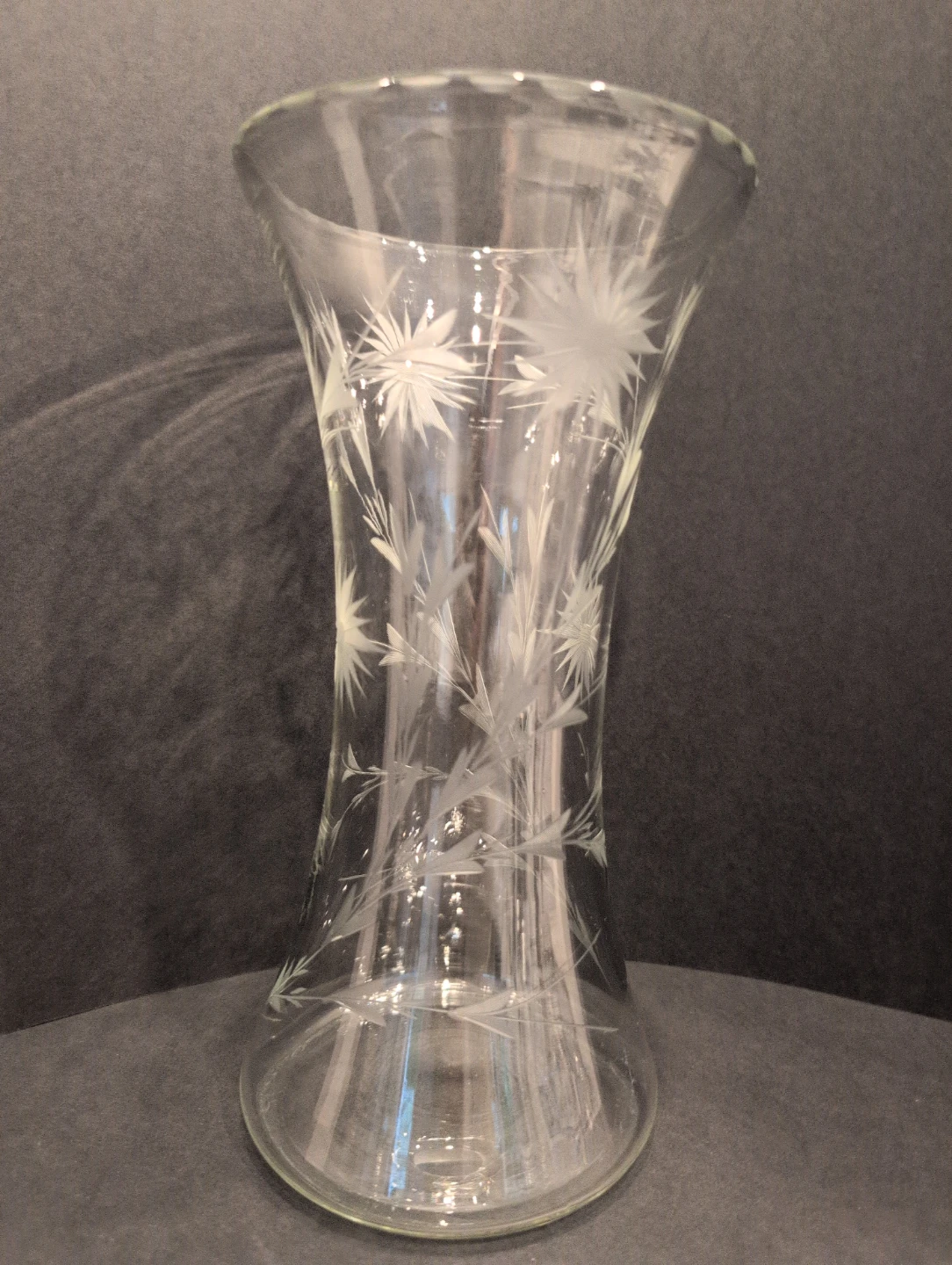 Vintage Etched Glass Pitcher, Vase, and 6 Tumblers - photo 4