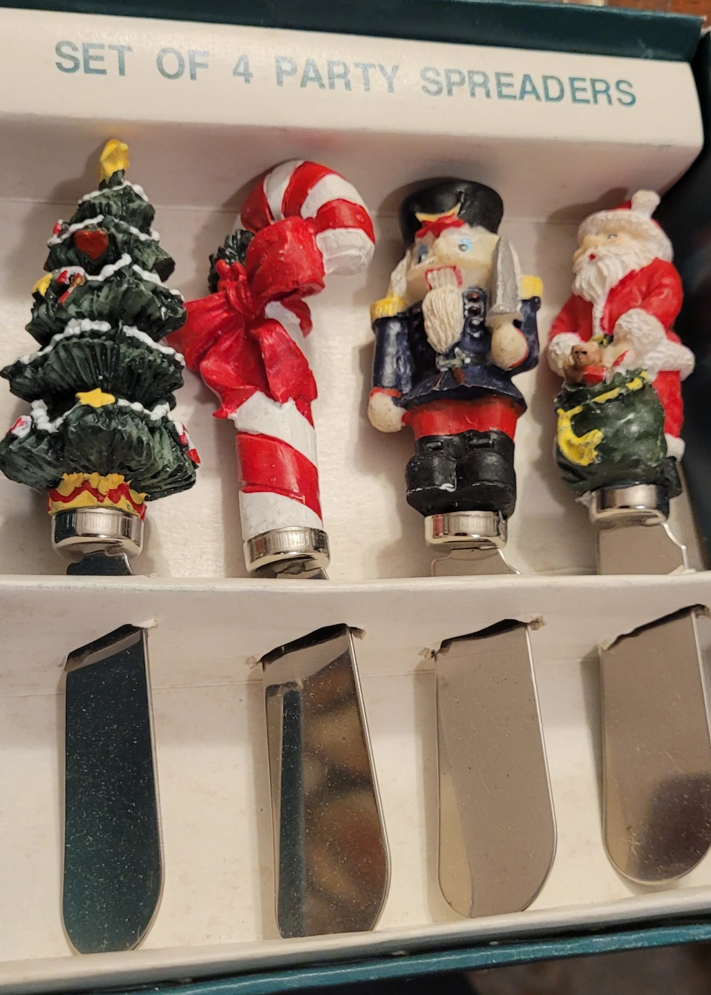 TWO Sets of 4 each Party Spreaders $19 for 2 sets OR $10.00 each - photo 2