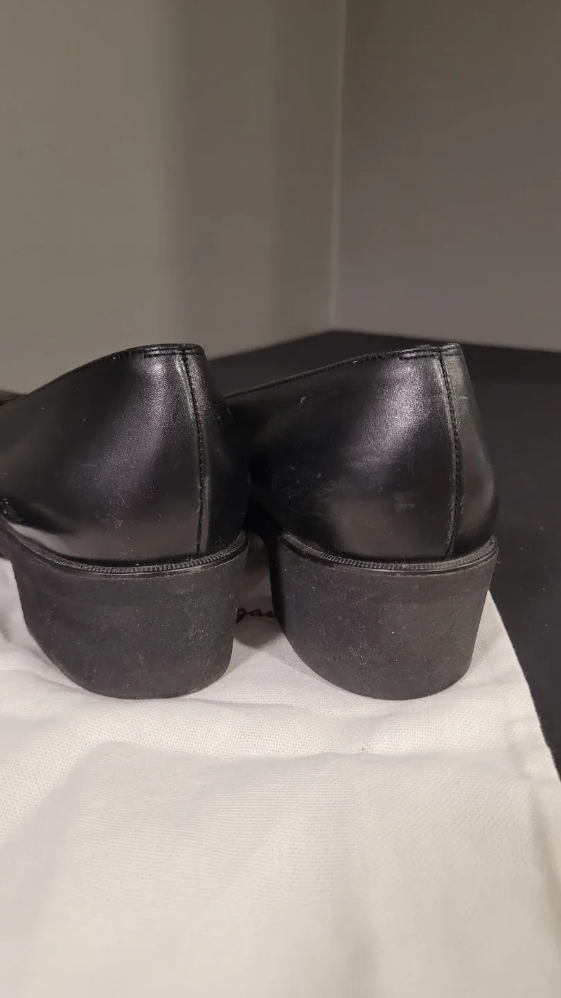 Salvatore ferragamo size 9 image indicator(9)