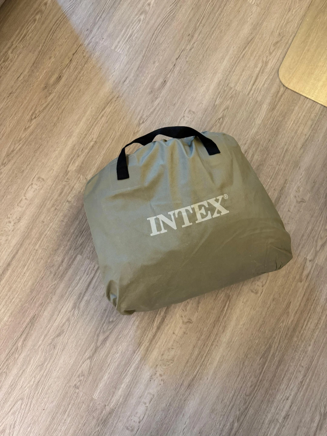 Queen Intex Air Mattress with Built-in Pump & Carry Bag - photo 2