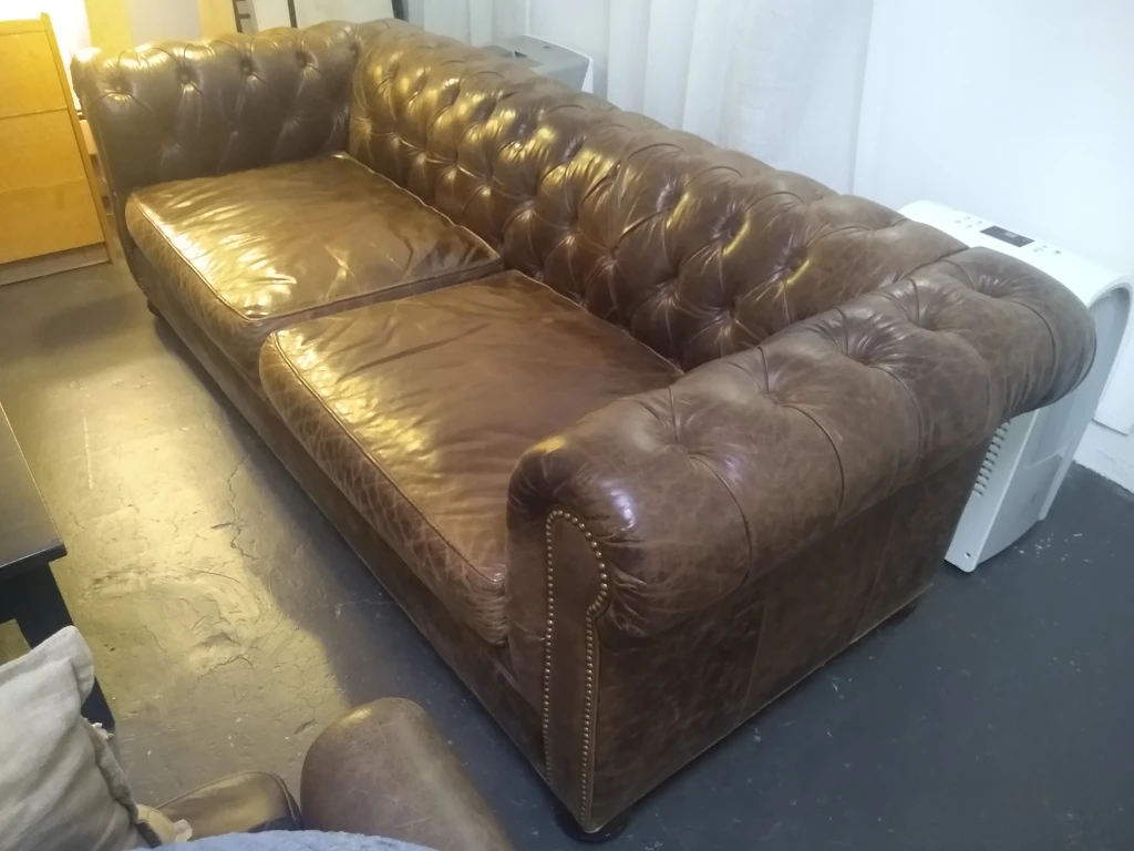 Brown Leather Chesterfield Sofa - photo 2