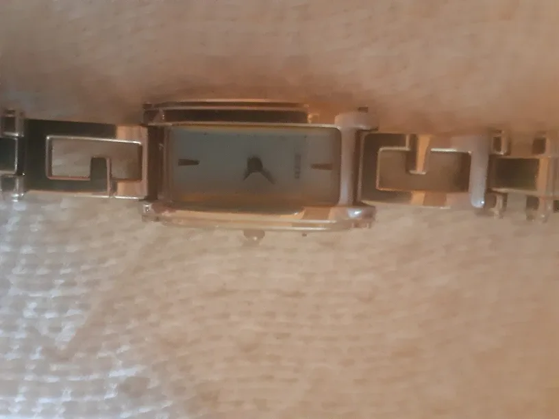 Guess Silver-Tone Ladies Watch image indicator(2)