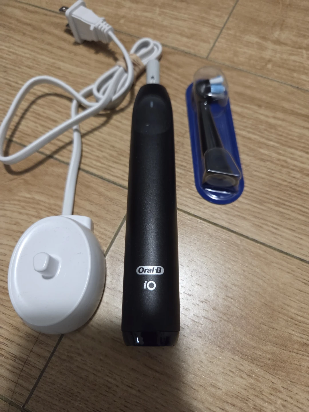 Oral-B iO Electric Toothbrush - Black - photo 3