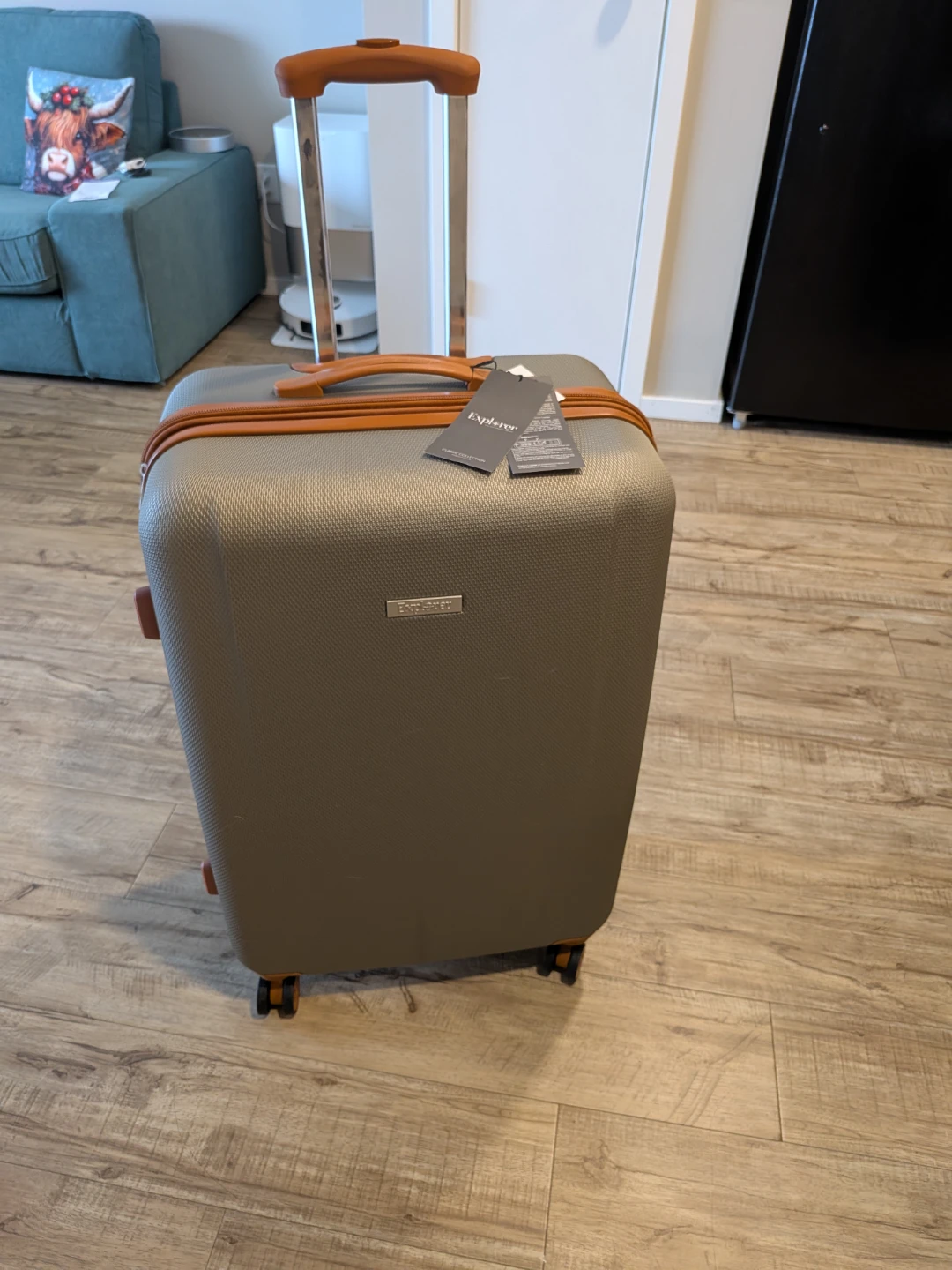 Suitcase explorer