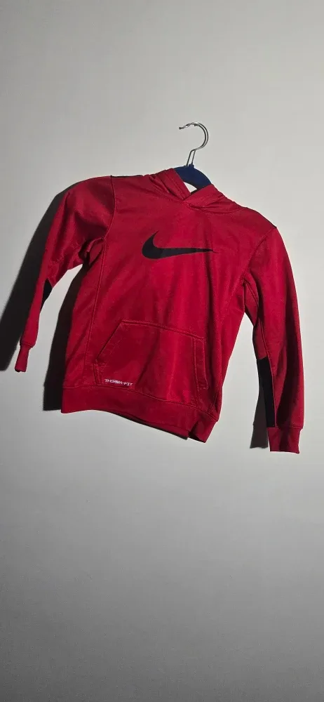 Nike Therma-FIT Hoodie, Size L (6-7 yrs)