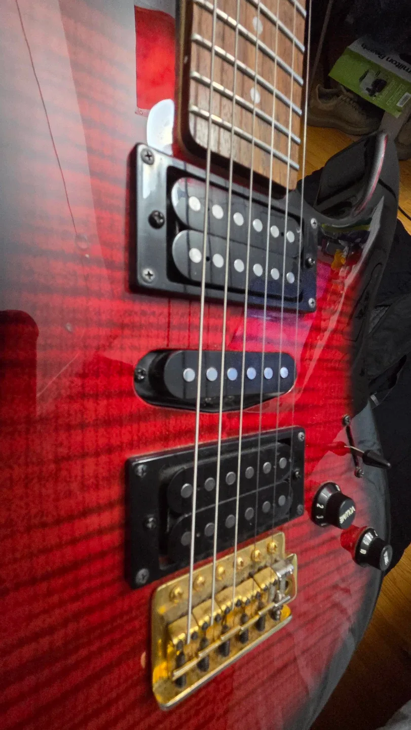 🎸 Electric Guitar + Fender Amp Bundle – Ready to Play! image indicator(2)