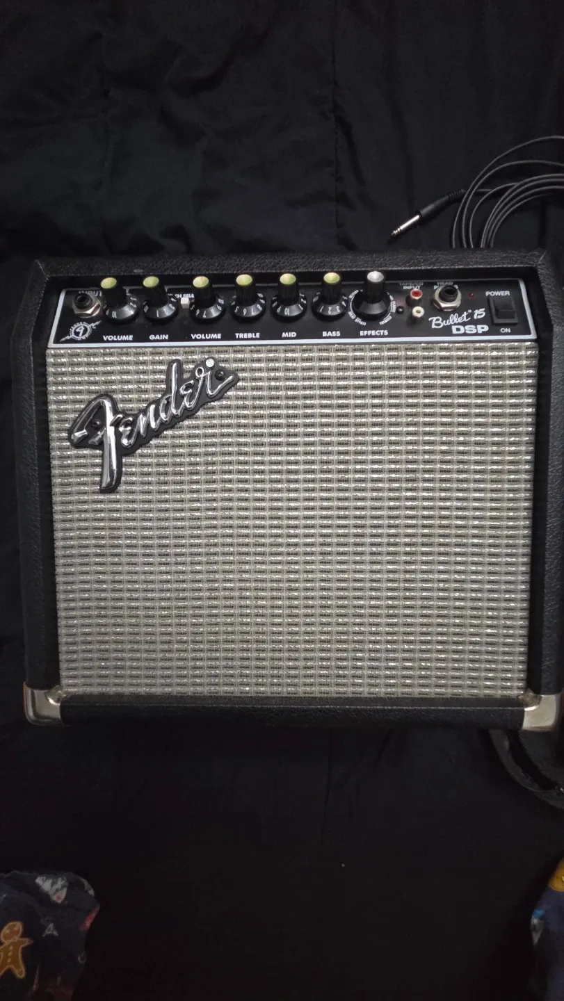 🎸 Electric Guitar + Fender Amp Bundle – Ready to Play! image indicator(6)