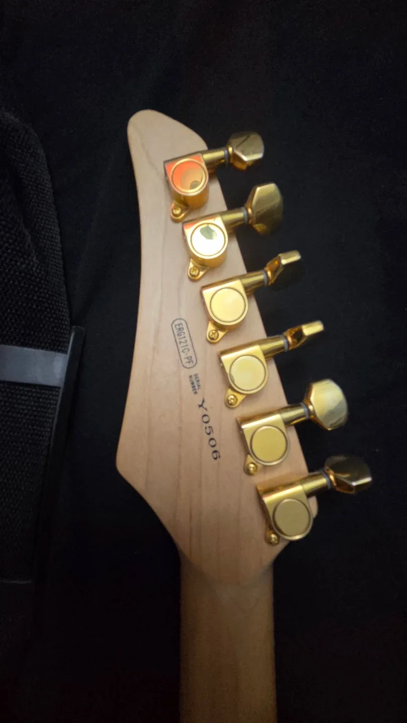 🎸 Electric Guitar + Fender Amp Bundle – Ready to Play! image indicator(9)