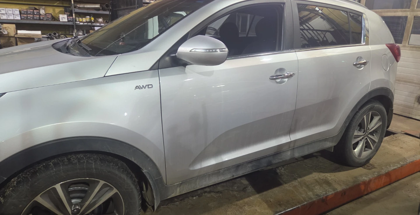 Kia Sportage - Silver SUV - photo 4
