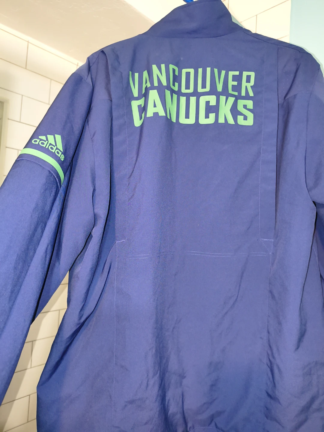 Adidas Vancouver Canucks Jacket - Size L - photo 2