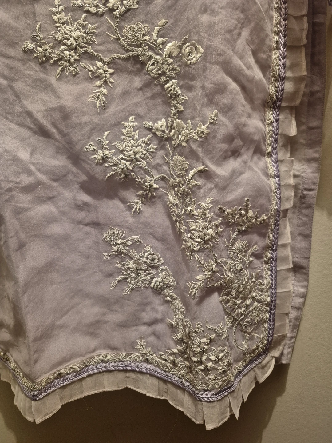 Thread & Story Embroidered Kurti - Size medium - photo 3
