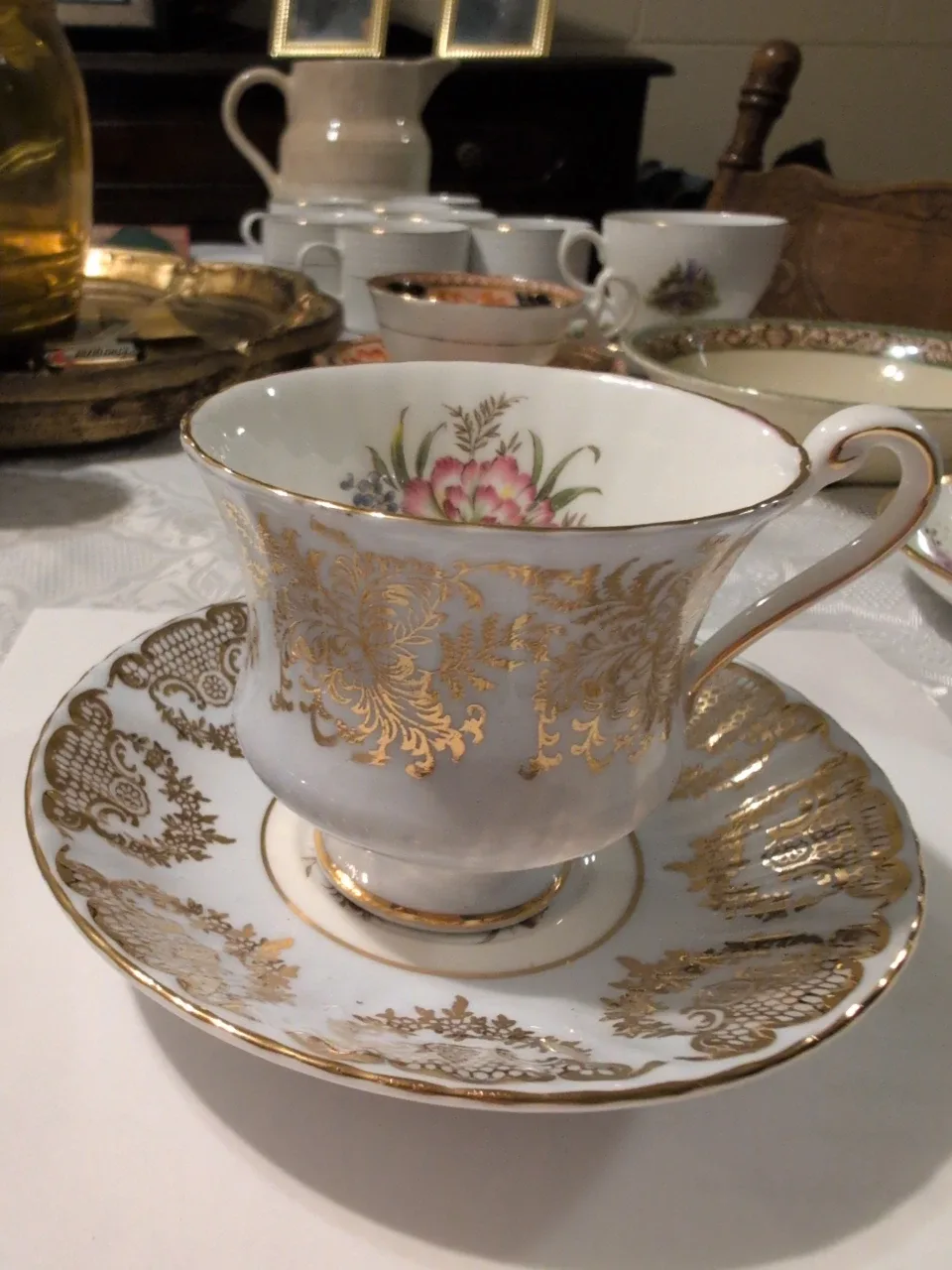 Royal Vale Bone China Tea Cup & Saucer image indicator(2)