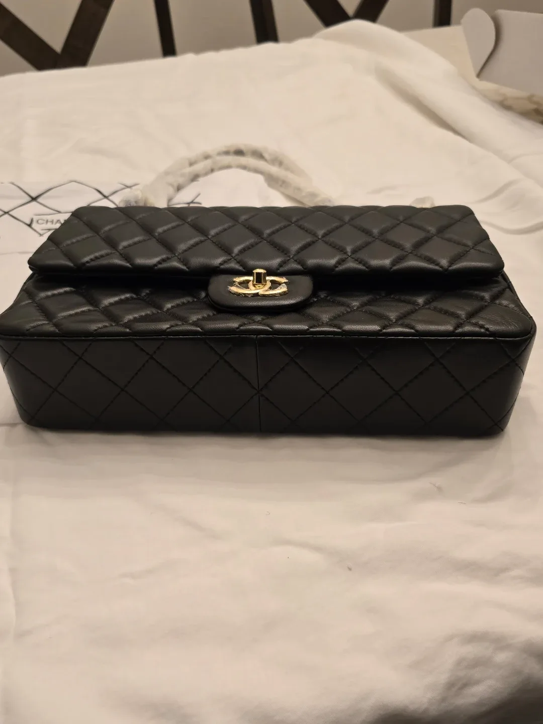 Chanel Black Quilted Leather Handbag image indicator(2)