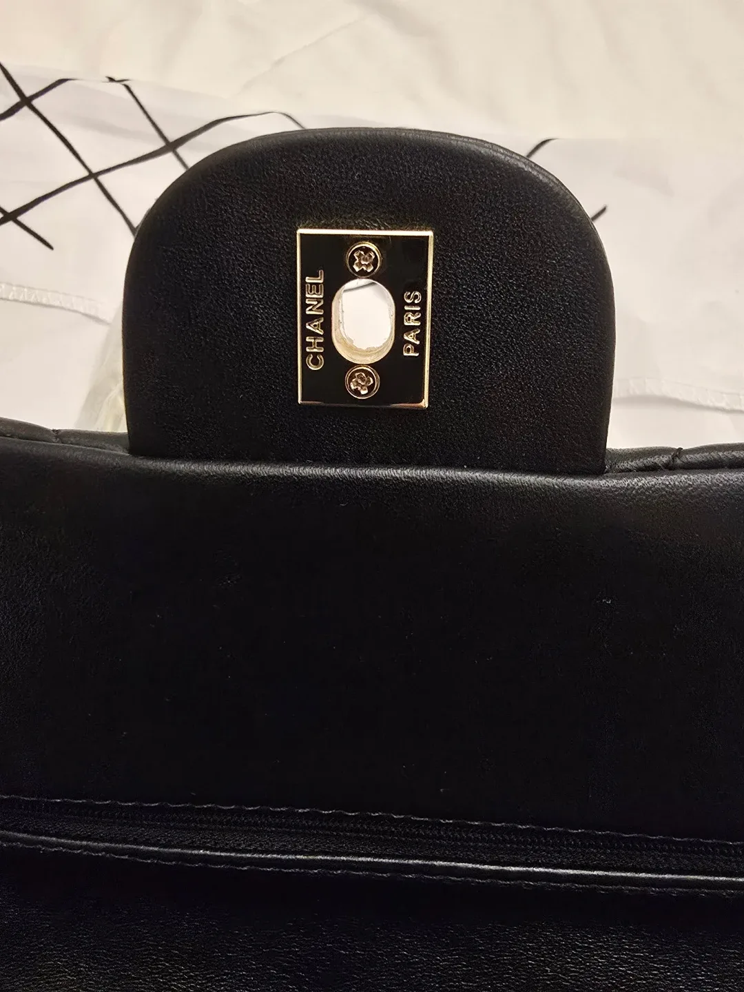 Chanel Black Quilted Leather Handbag image indicator(3)