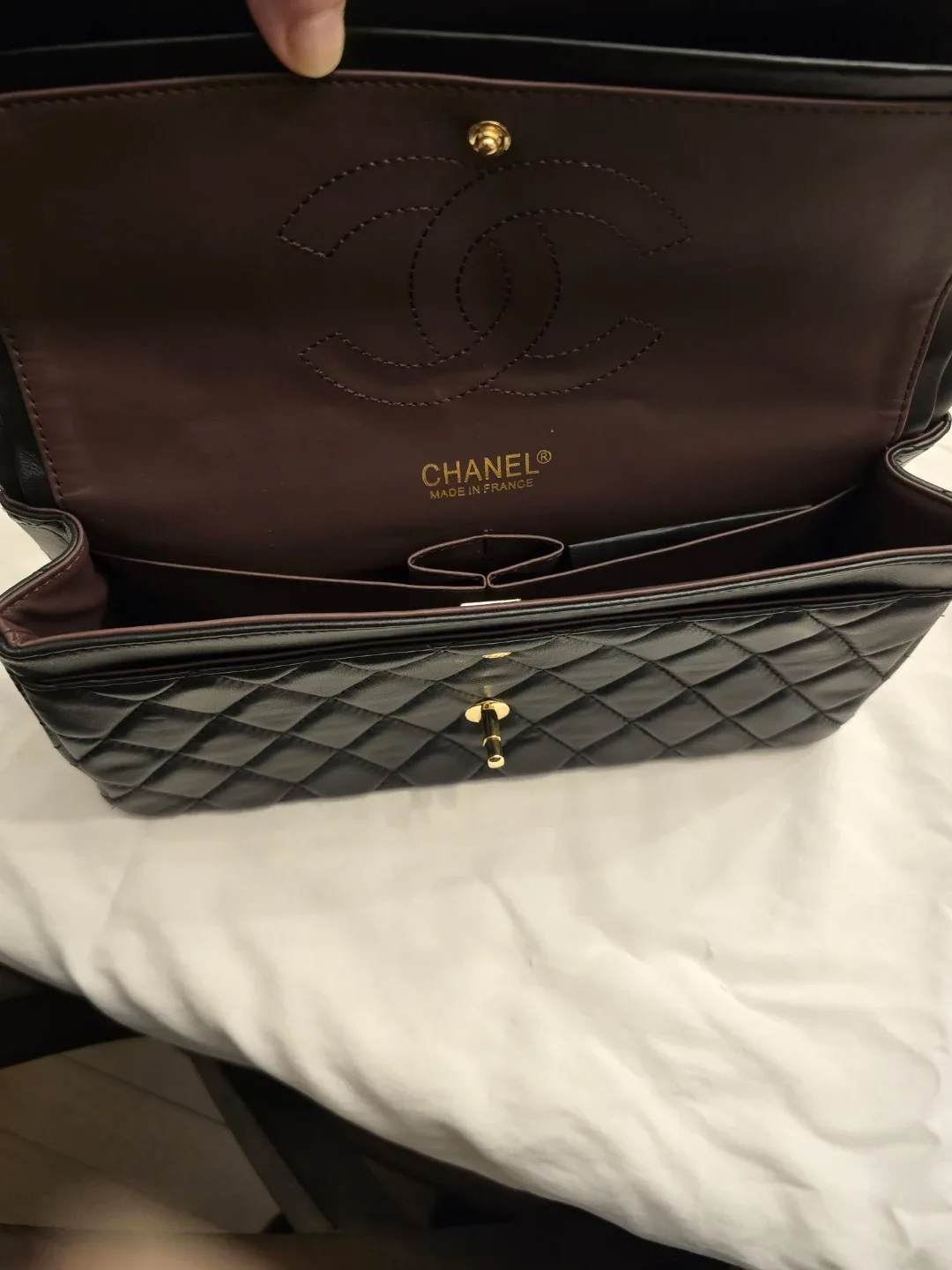 Chanel Black Quilted Leather Handbag image indicator(5)