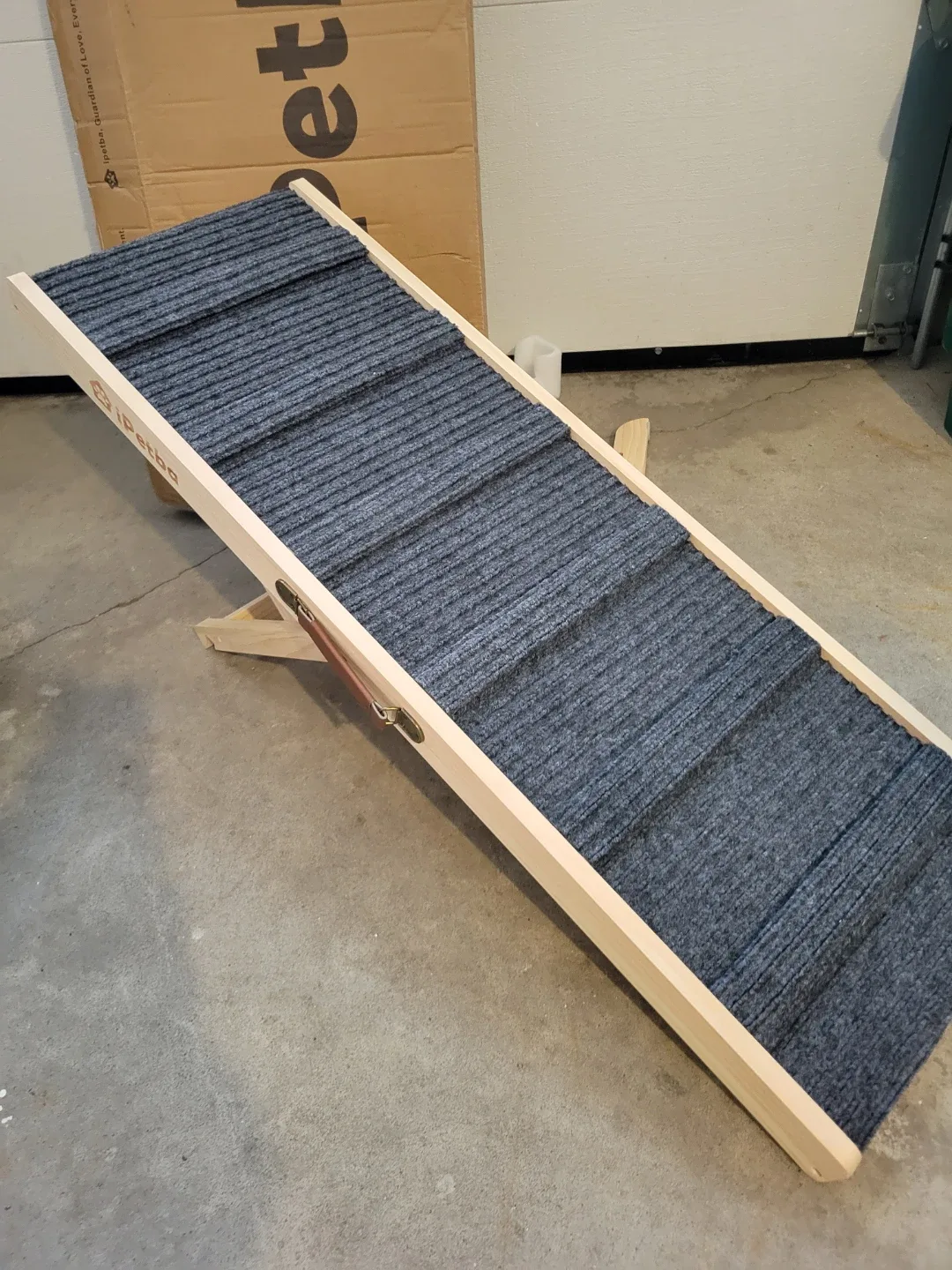 foldable Wood Wood pet Ramp 39" image indicator(8)