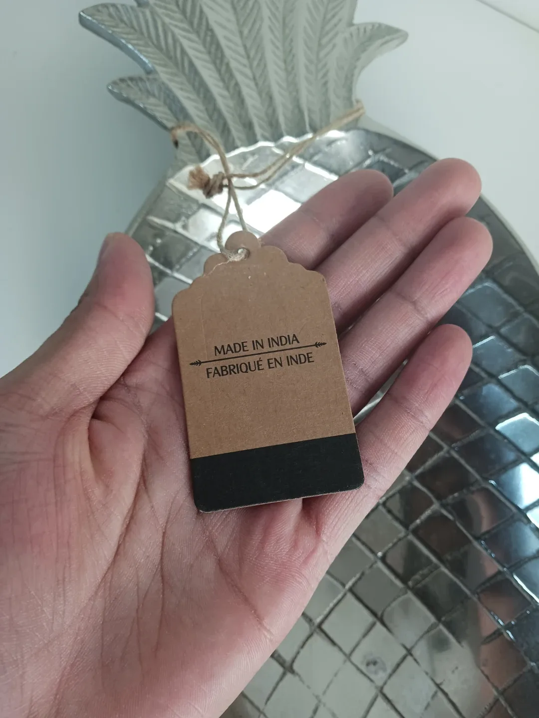 Global Chic: Large Silver Pineapple Decorative image indicator(2)