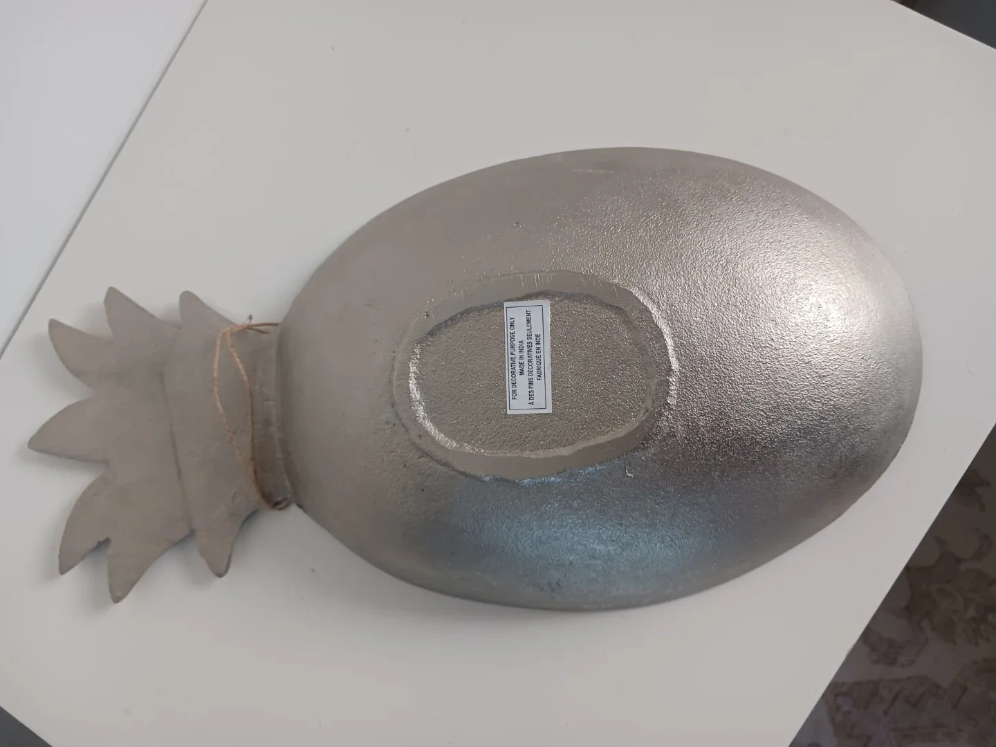 Global Chic: Large Silver Pineapple Decorative image indicator(3)