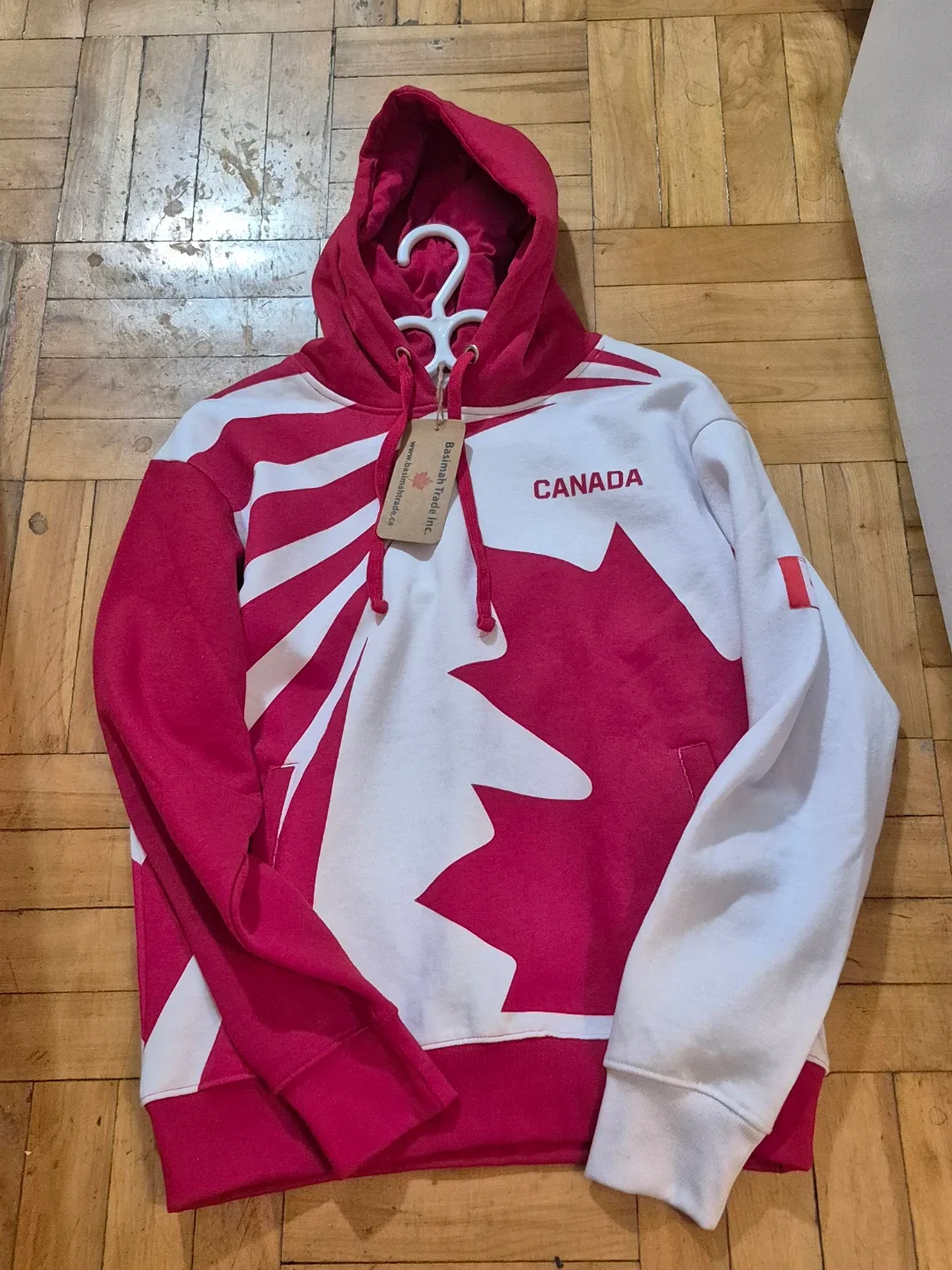 BNWT)Canada Hoodie - Size Small Women's