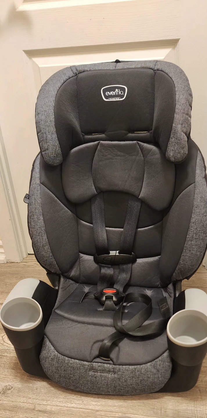Evenflo car seat ( MovingOut Sale) - photo 3