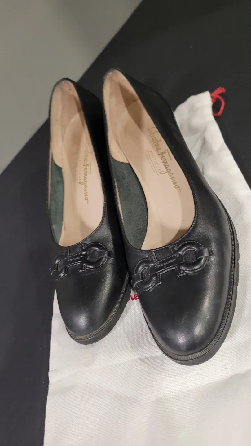 Salvatore ferragamo size 9 image indicator(10)