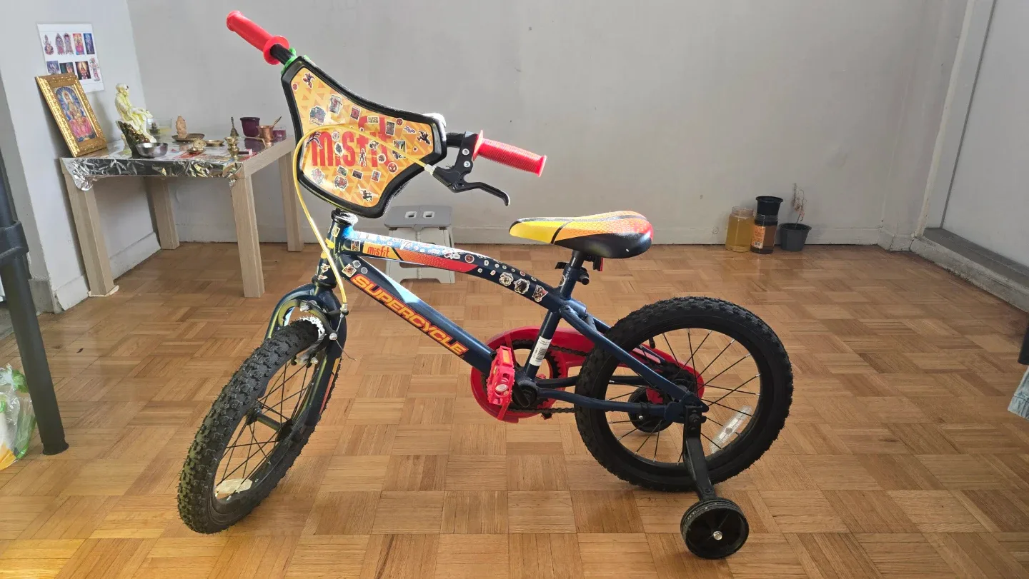 Supercycle Bike & XS Helmet