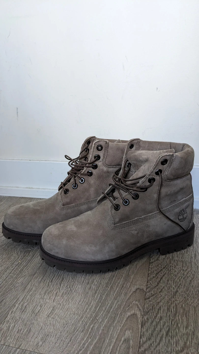 Brand New Timberland Heritage 6" Boots, Size 9.5 - photo 2