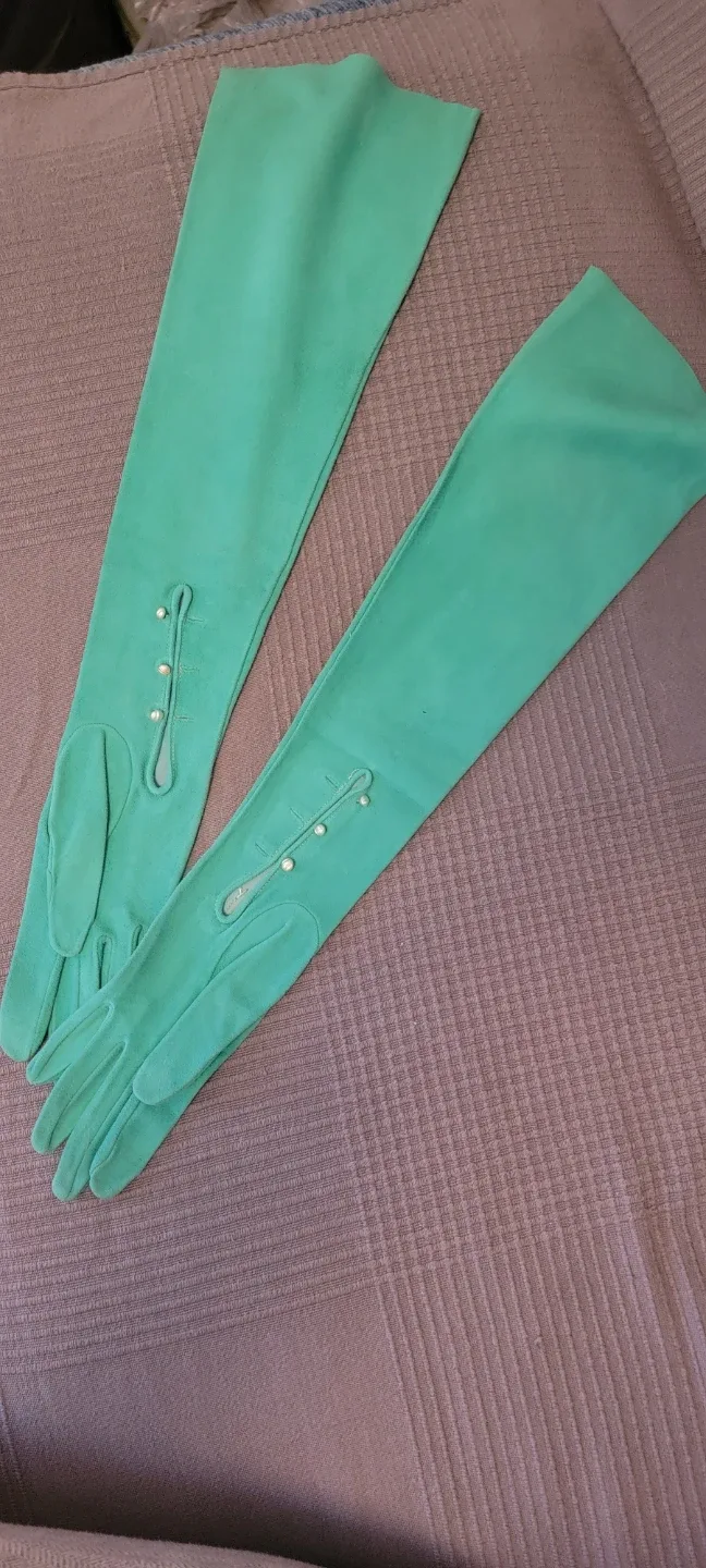Vintage Green Suede Opera Gloves