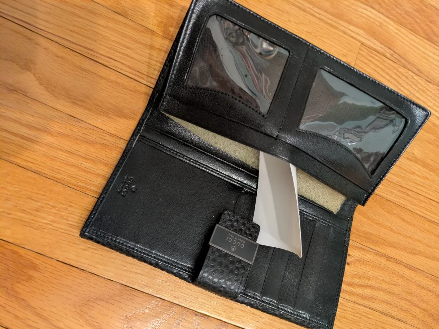 #cleanout# brand new Gucci Black Leather Wallet - Includes Box image indicator(4)