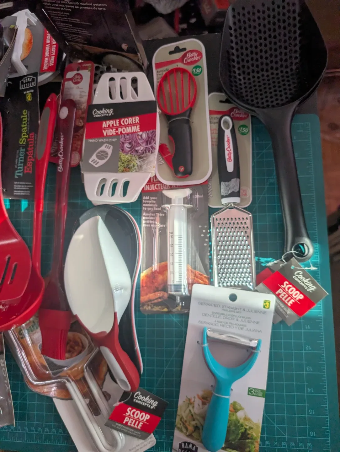 Assorted Kitchen Utensils - New image indicator(3)